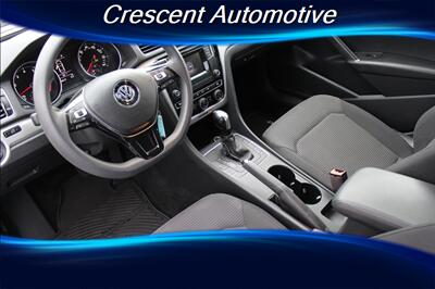 2016 Volkswagen Passat 1.8T S - Photo 11 - Eugene, OR 97402