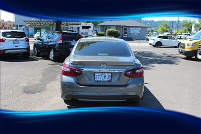 2017 Nissan Altima 2.5 SR   - Photo 7 - Eugene, OR 97402