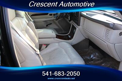 2002 Cadillac Escalade   - Photo 12 - Eugene, OR 97402