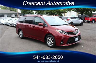 2018 Toyota Sienna SE Premium 8-Passenger - Photo 4 - Eugene, OR 97402