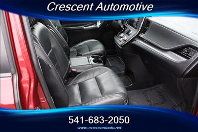 2018 Toyota Sienna SE Premium 8-Passenger - Photo 12 - Eugene, OR 97402