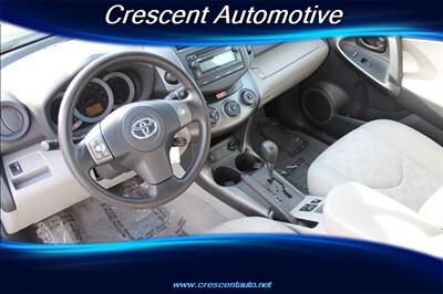 2012 Toyota RAV4   - Photo 11 - Eugene, OR 97402