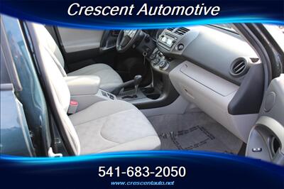 2012 Toyota RAV4   - Photo 12 - Eugene, OR 97402