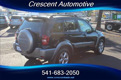 2005 Toyota RAV4   - Photo 6 - Eugene, OR 97402