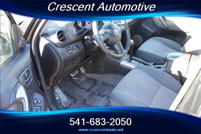 2005 Toyota RAV4   - Photo 10 - Eugene, OR 97402