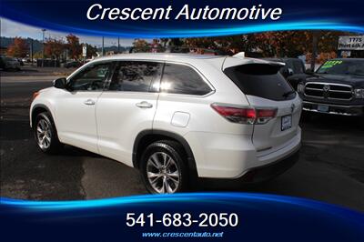 2015 Toyota Highlander XLE - Photo 8 - Eugene, OR 97402