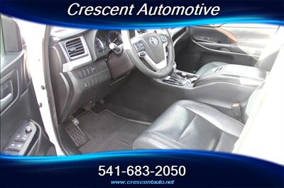 2015 Toyota Highlander XLE - Photo 10 - Eugene, OR 97402