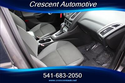 2012 Ford Focus SE   - Photo 12 - Eugene, OR 97402