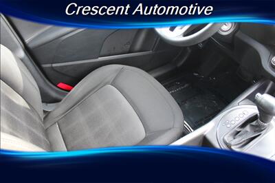 2011 Kia Sportage LX - Photo 12 - Eugene, OR 97402