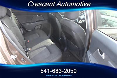 2011 Kia Sportage LX - Photo 9 - Eugene, OR 97402
