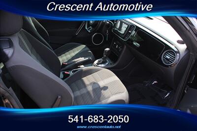 2012 Volkswagen Beetle Turbo PZEV - Photo 12 - Eugene, OR 97402