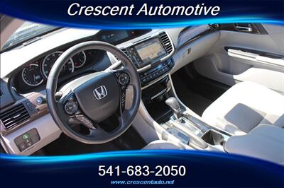 2017 Honda Accord EX-L V6 w/Navi w/Honda Se   - Photo 11 - Eugene, OR 97402