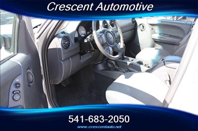 2003 Jeep Liberty Sport   - Photo 10 - Eugene, OR 97402