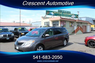 2013 Toyota Sienna LE 7-Passenger Auto   - Photo 2 - Eugene, OR 97402