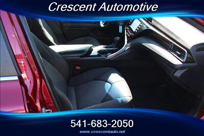 2019 Toyota Camry LE - Photo 12 - Eugene, OR 97402
