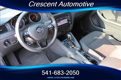 2015 Volkswagen Jetta S   - Photo 11 - Eugene, OR 97402
