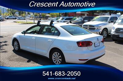 2013 Volkswagen Jetta Hybrid   - Photo 8 - Eugene, OR 97402