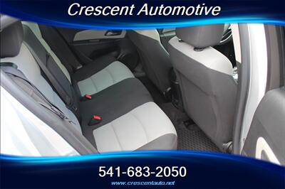 2014 Chevrolet Cruze LS Auto - Photo 13 - Eugene, OR 97402