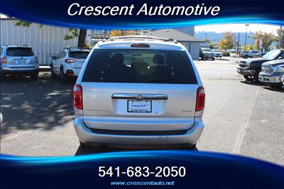 2006 Chrysler Town and Country Touring - Photo 7 - Eugene, OR 97402