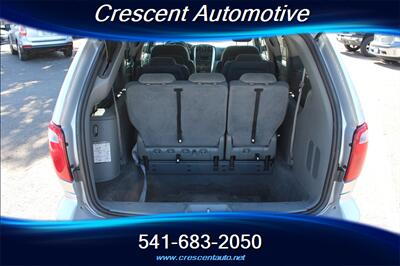 2006 Chrysler Town and Country Touring - Photo 16 - Eugene, OR 97402
