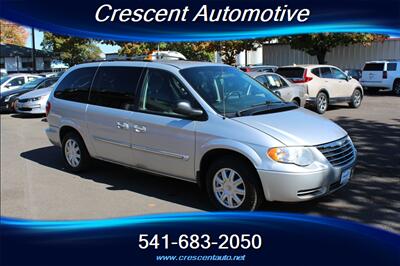 2006 Chrysler Town and Country Touring - Photo 4 - Eugene, OR 97402