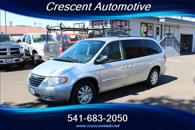 2006 Chrysler Town and Country Touring - Photo 1 - Eugene, OR 97402