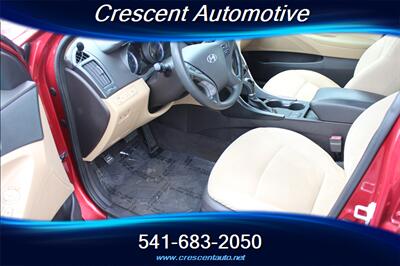 2013 Hyundai SONATA GLS   - Photo 10 - Eugene, OR 97402