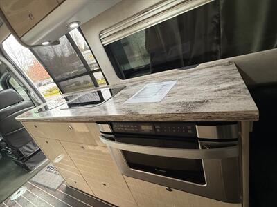 2015 Airstream Extended Grand Tour M3500   - Photo 28 - Poulsbo, WA 98370