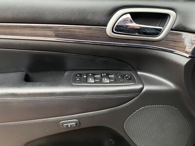 2018 Jeep Grand Cherokee Overland   - Photo 16 - Poulsbo, WA 98370