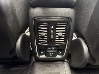 2018 Jeep Grand Cherokee Overland   - Photo 18 - Poulsbo, WA 98370