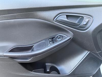2015 Ford Focus S   - Photo 10 - Poulsbo, WA 98370