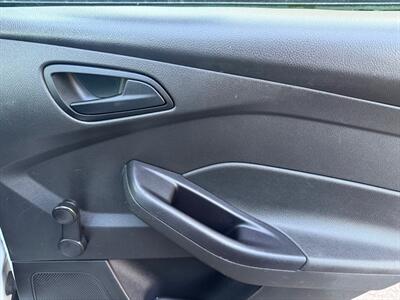 2015 Ford Focus S   - Photo 27 - Poulsbo, WA 98370