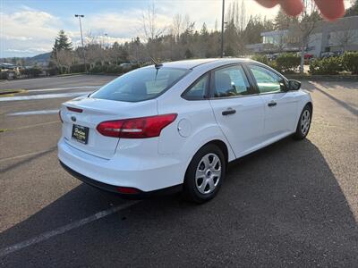 2015 Ford Focus S   - Photo 5 - Poulsbo, WA 98370