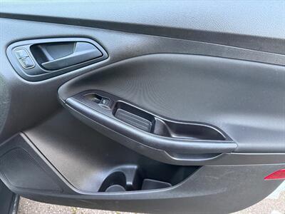 2015 Ford Focus S   - Photo 19 - Poulsbo, WA 98370