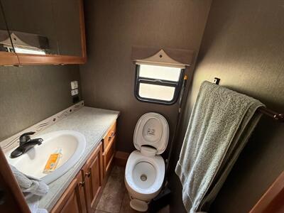 2013 Tiffin Allegro 30GA   - Photo 15 - Poulsbo, WA 98370