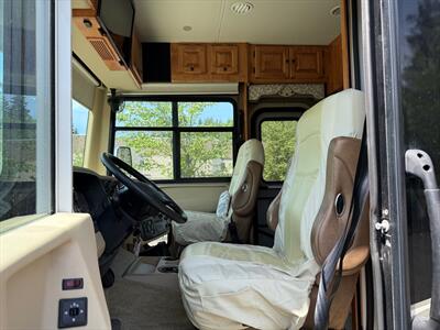 2013 Tiffin Allegro 30GA   - Photo 10 - Poulsbo, WA 98370