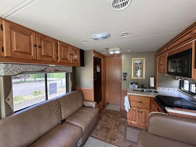 2013 Tiffin Allegro 30GA   - Photo 12 - Poulsbo, WA 98370