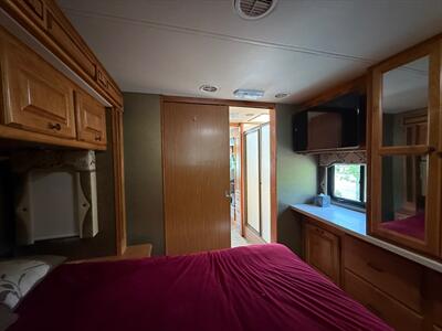 2013 Tiffin Allegro 30GA   - Photo 16 - Poulsbo, WA 98370
