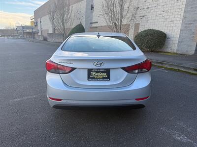 2016 Hyundai Elantra SE   - Photo 8 - Poulsbo, WA 98370