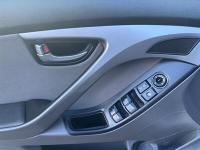 2016 Hyundai Elantra SE   - Photo 14 - Poulsbo, WA 98370