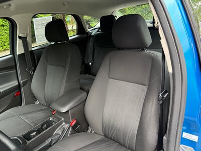 2016 Ford Focus SE   - Photo 12 - Poulsbo, WA 98370