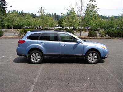 2010 Subaru Outback 2.5i Premium   - Photo 4 - Poulsbo, WA 98370