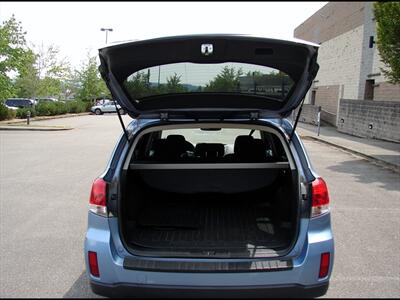 2010 Subaru Outback 2.5i Premium   - Photo 6 - Poulsbo, WA 98370