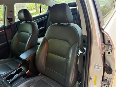2018 Hyundai Elantra Limited   - Photo 8 - Poulsbo, WA 98370