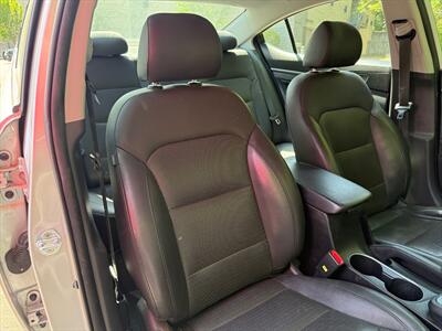 2018 Hyundai Elantra Limited   - Photo 17 - Poulsbo, WA 98370