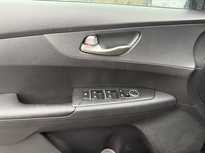 2020 Kia Forte LXS   - Photo 12 - Poulsbo, WA 98370