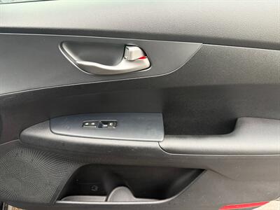 2020 Kia Forte LXS   - Photo 21 - Poulsbo, WA 98370