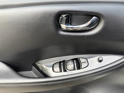 2013 Nissan LEAF SL   - Photo 10 - Poulsbo, WA 98370