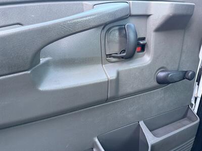 2004 Chevrolet Express 2500 - Photo 14 - Poulsbo, WA 98370