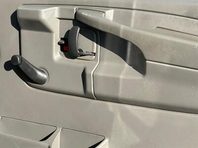2004 Chevrolet Express 2500 - Photo 22 - Poulsbo, WA 98370